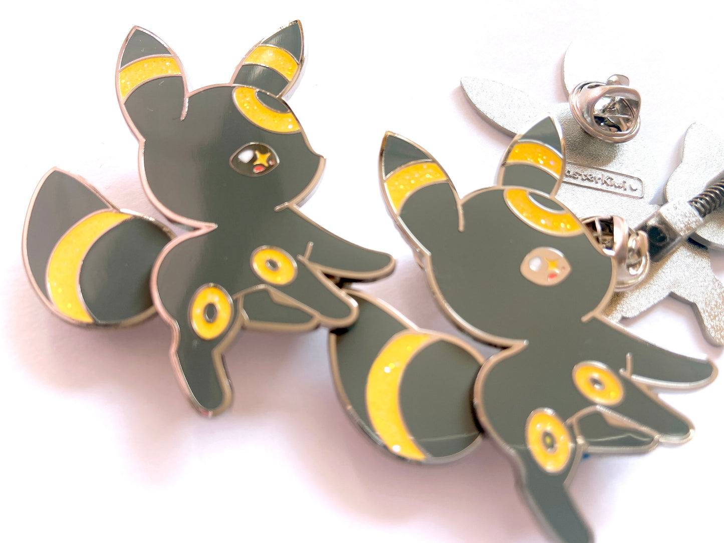 Umbreon Bobble Tail Enamel Pin
