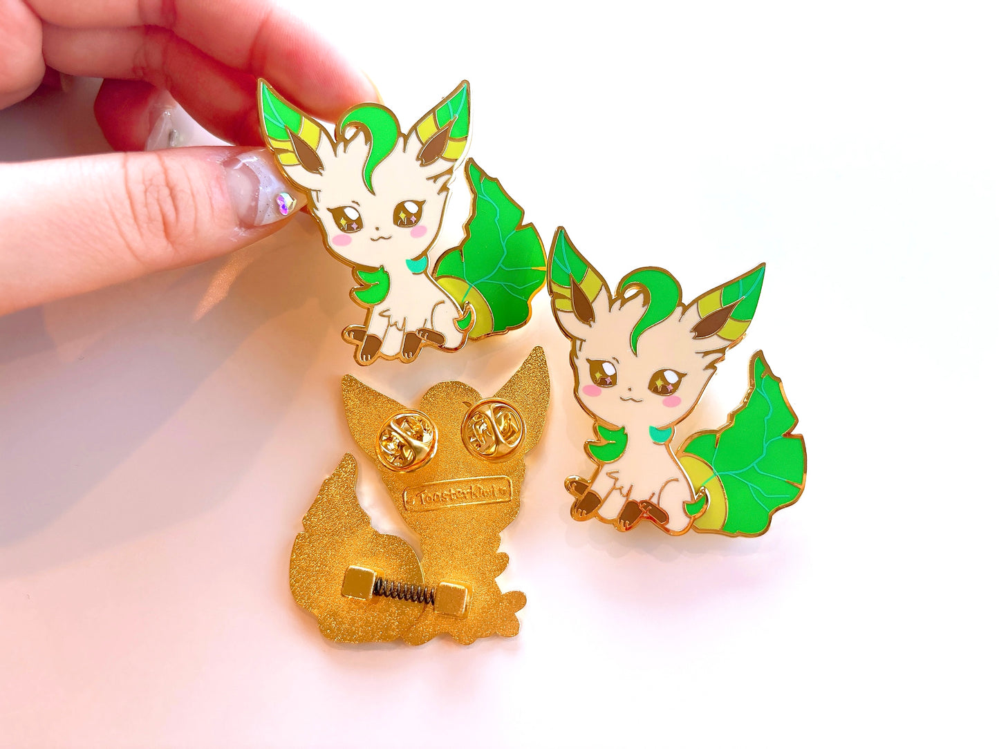 Leafeon Fidget Toy Pin