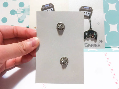 Gamecube Linked Enamel Pins (1")