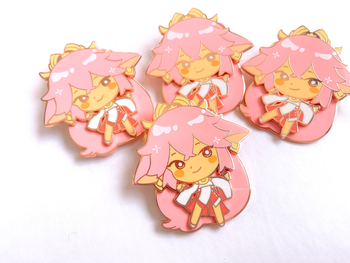 Yae Miko Bobble Head Enamel Pin [Genshin Impact]